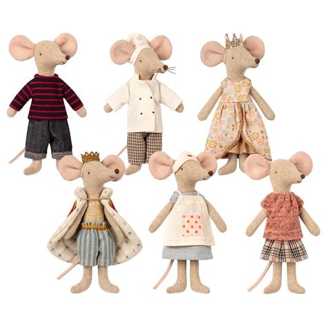 Stylish & Adorable: Maileg Mice Clothes for your Little Friends!